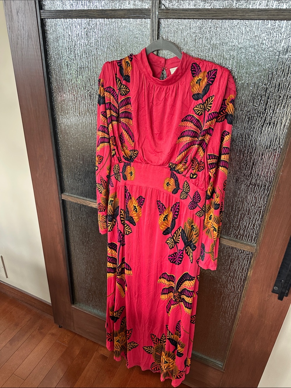 Elegant Red Floral Long-Sleeve Maxi Dress - Picture 9 of 12